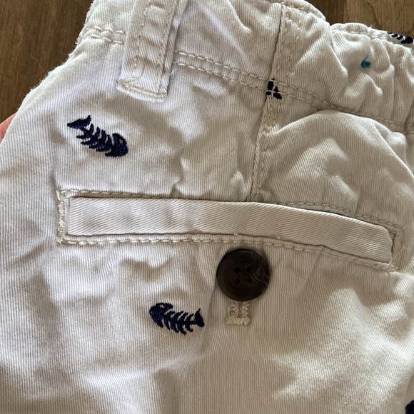Boys SZ 8 childrens place khaki tan navy fishbone embroidered shorts SO CUTE🐟 - Picture 8 of 11